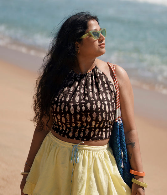 'IT'S BACKLESS' TOP-MEENIKA