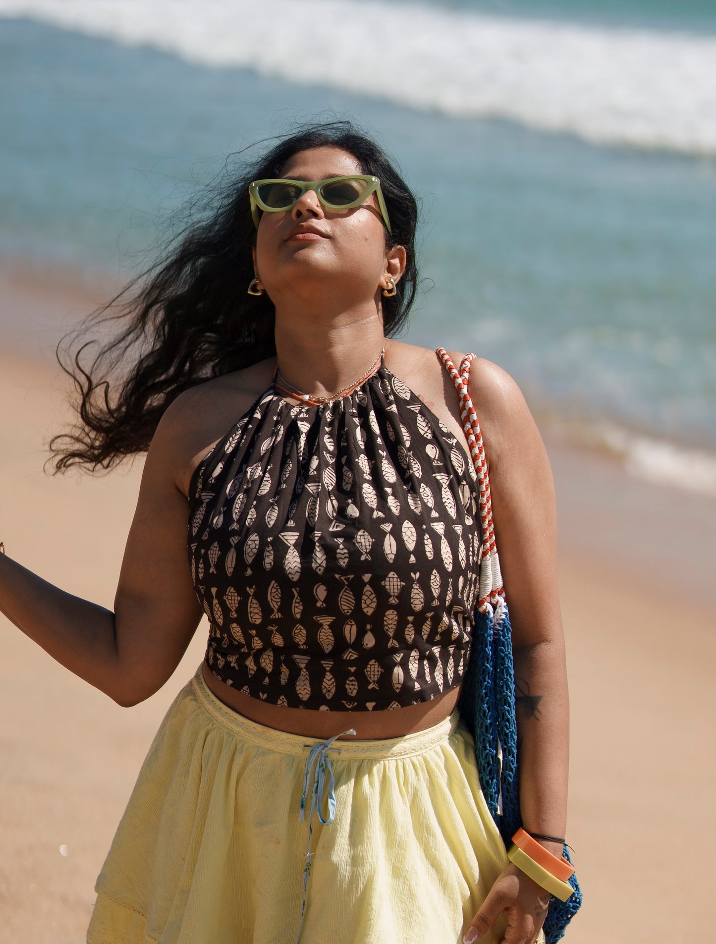 'IT'S BACKLESS' TOP-MEENIKA