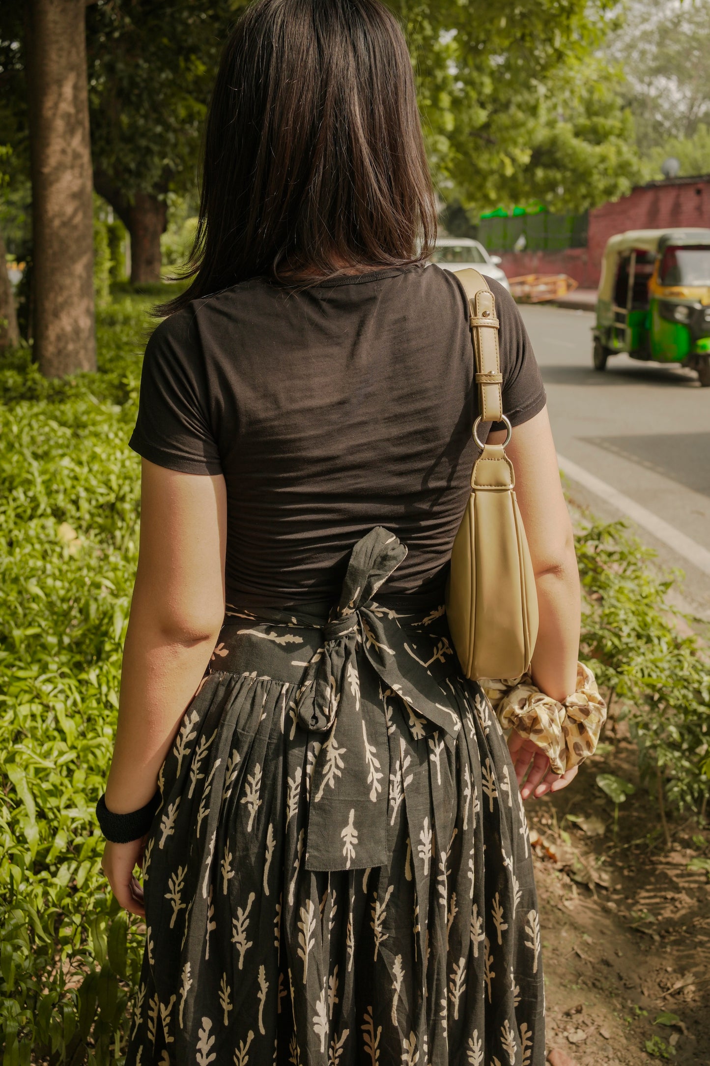 HOUR-GLASS SKIRT- vanika