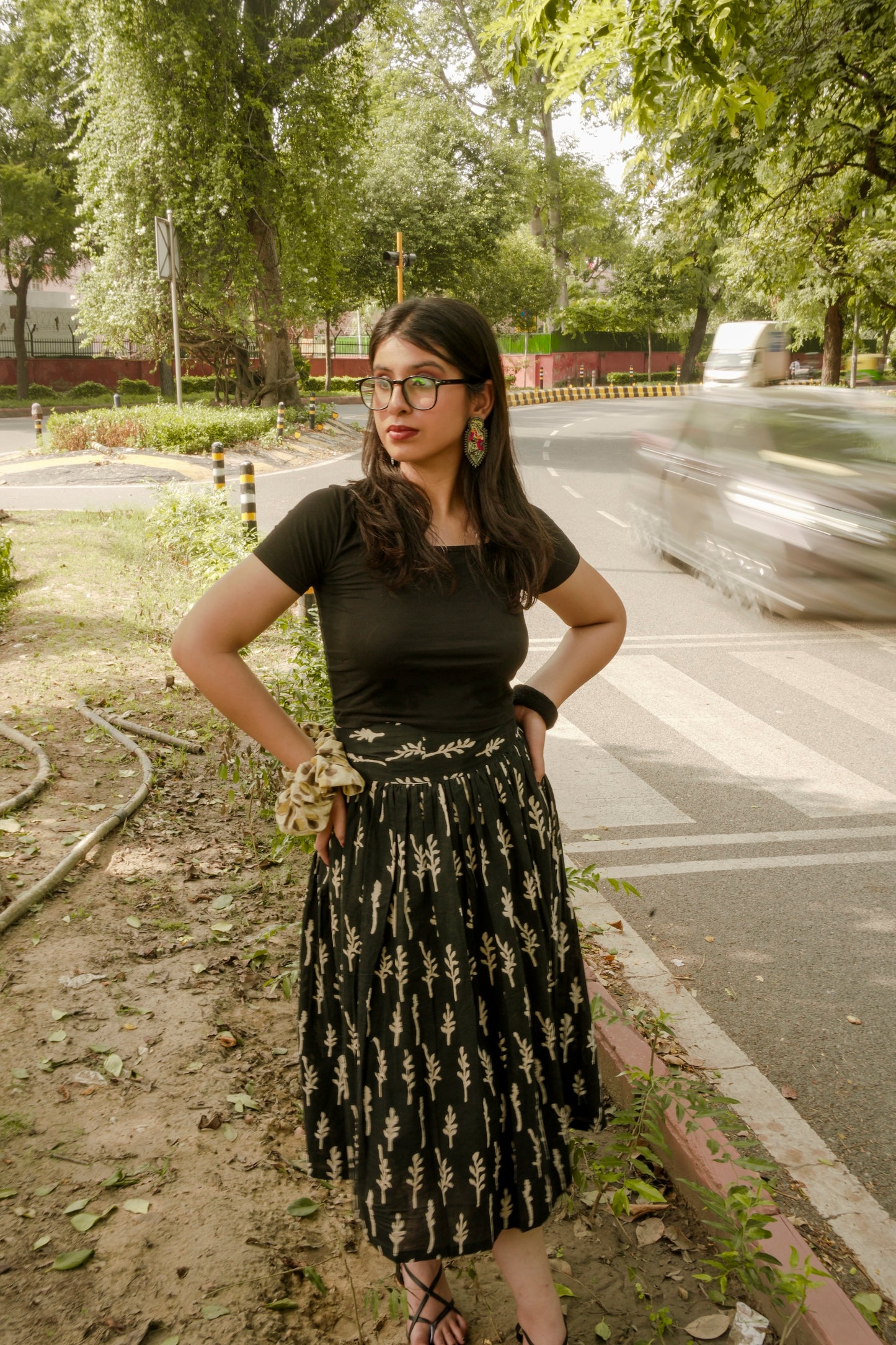 HOUR-GLASS SKIRT- vanika